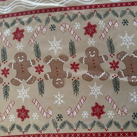 Preowned Gingerbread Vinyl Placemats Set of 6 + Fabric Oval Tablecloth 82” x 60” - Picture 3 of 8